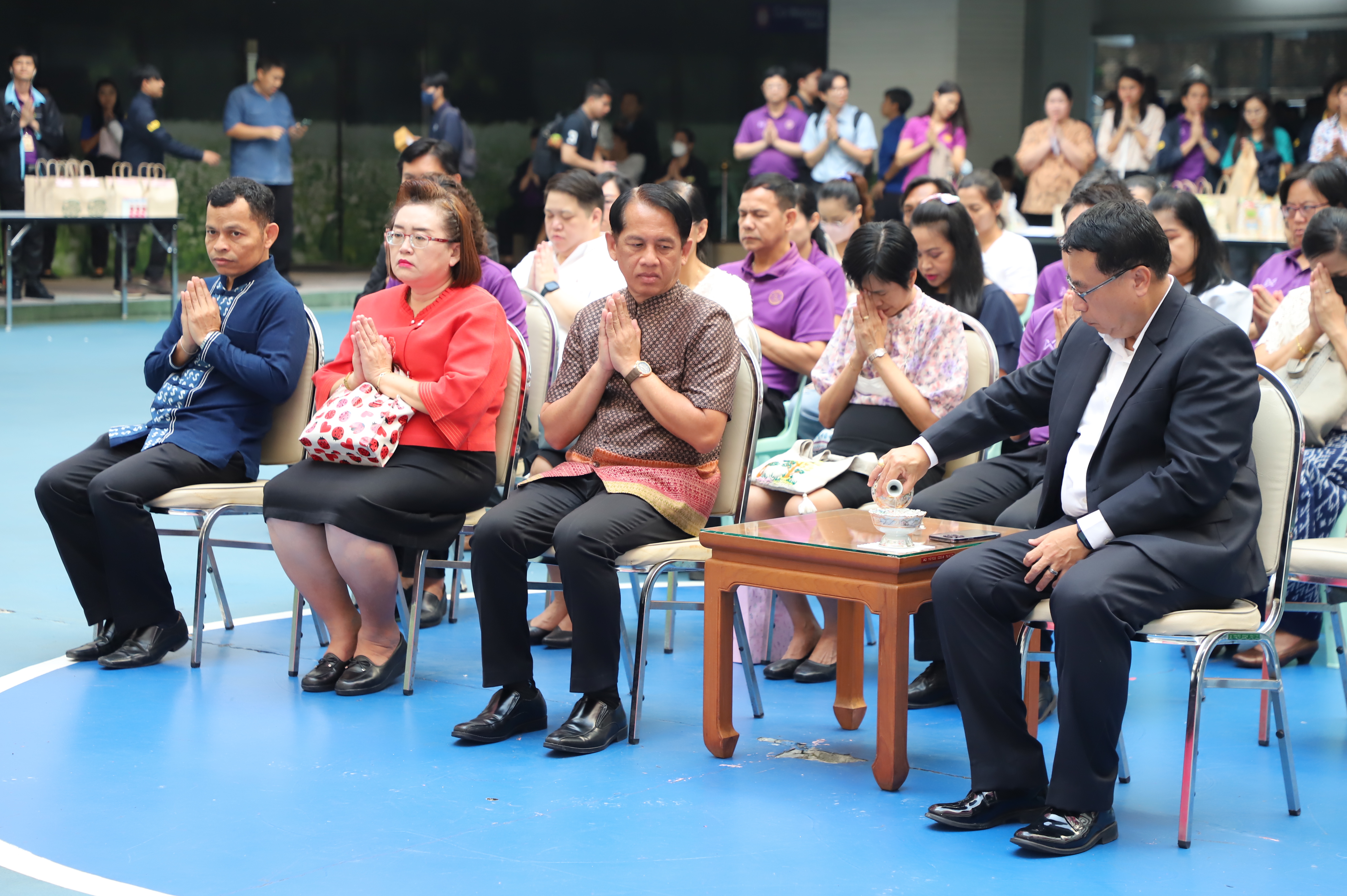 ﻿กรมบังคับคดี จัดกิจกรรมทำบุญตักบาตรประจำเดือนพฤศจิกายน 2567